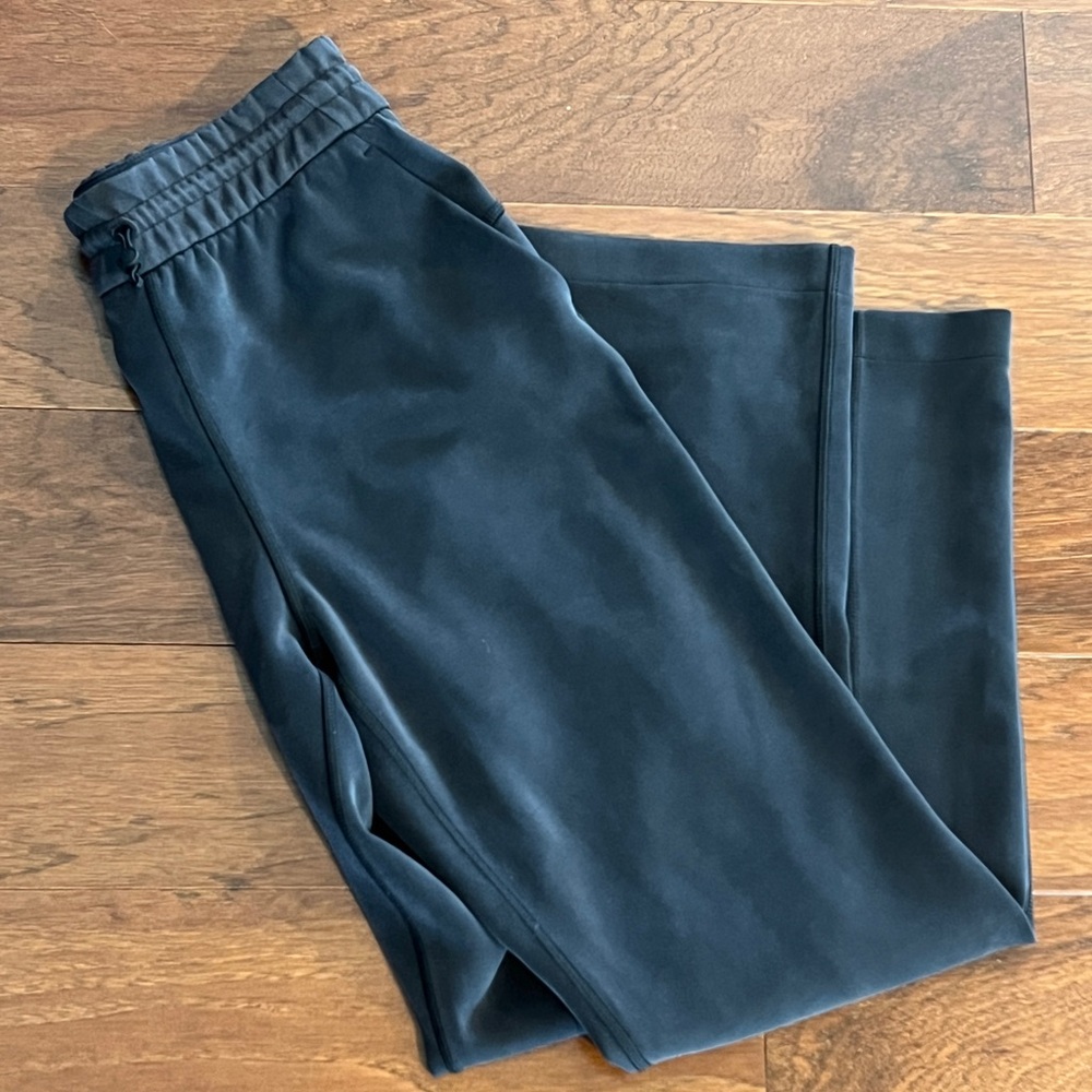Lululemon Softstreme size 4